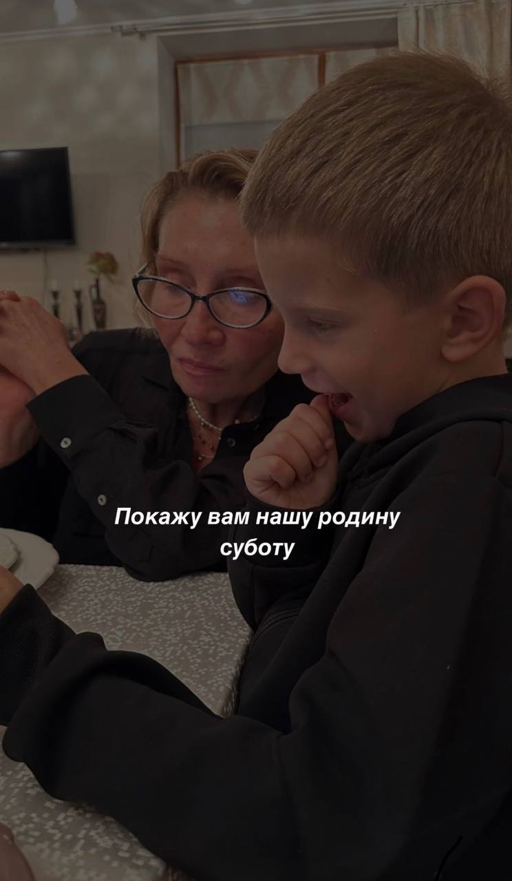 "Многая літа". Катя Осадча замилувала мережу рідкісним фото красуні-бабусі